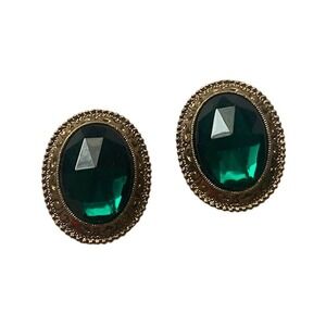 Vintage Gold Tone Green Faceted Stone Clip On Earrings Oval Detailed Border